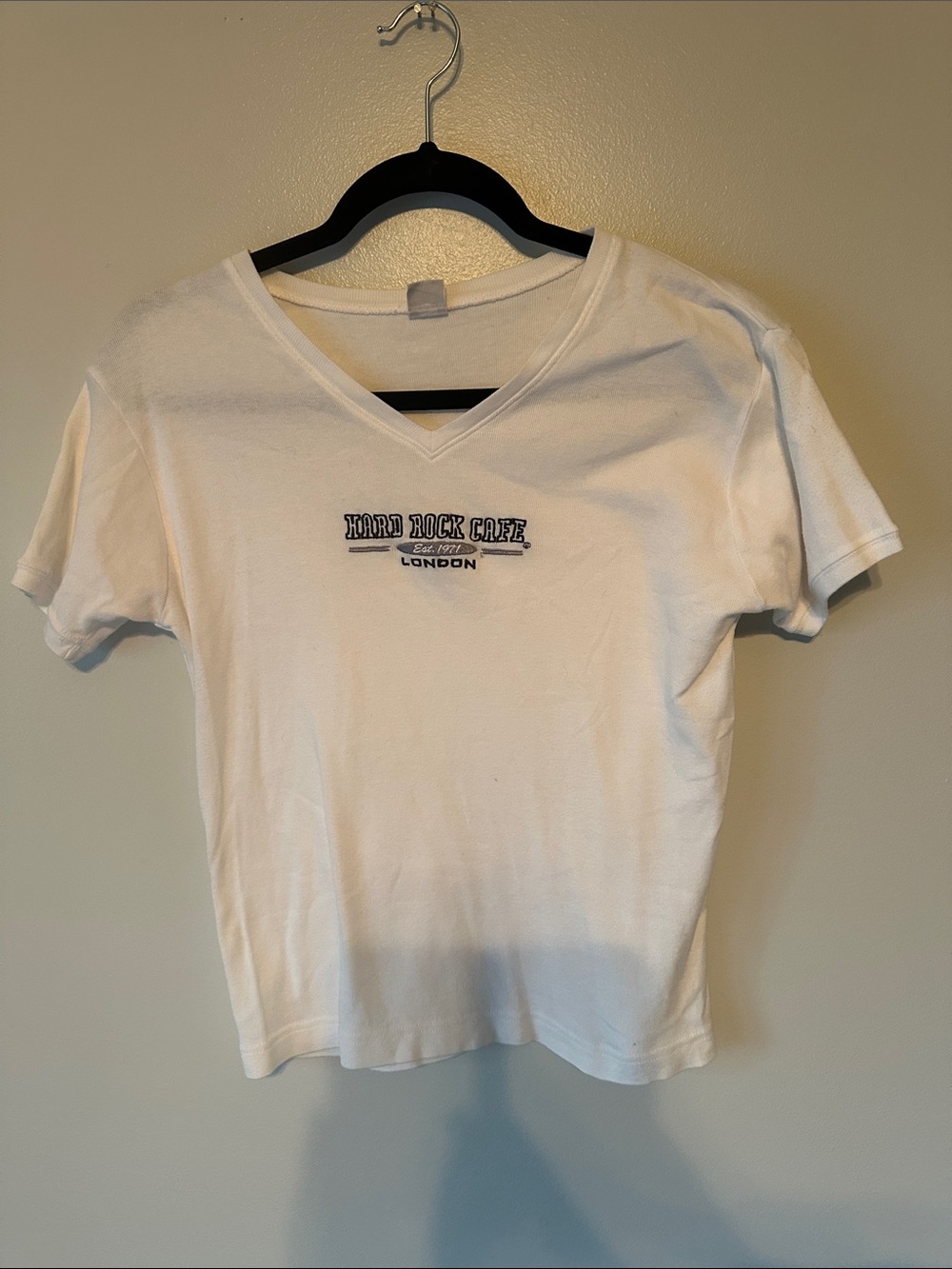 Hard Rock Cafe White V-Neck London Embroidered Tee